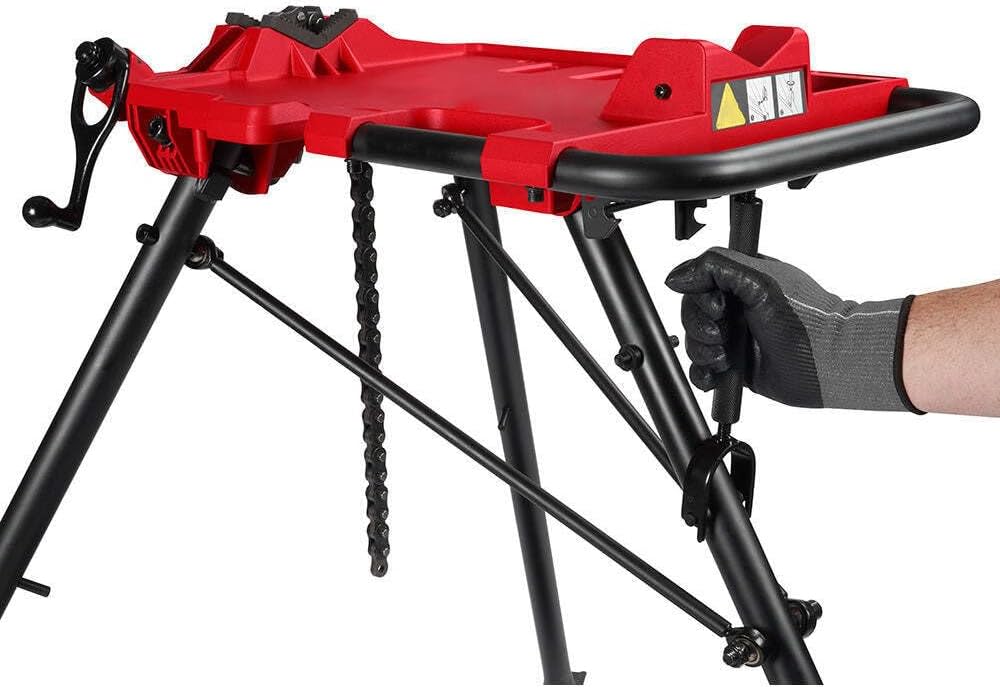 48-22-8690 Milwaukee 6' Portable Heavy Duty Red Metal Chain Vise