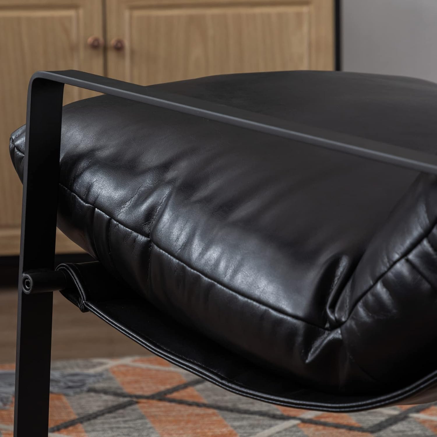 Ya-Home Mid-Century Accent Chair, Comfy PU Leather Side Chair with Armrest, Upholstered Leisure Chair with Black Metal Frame for Living Room Bedroom Reception Room, Black