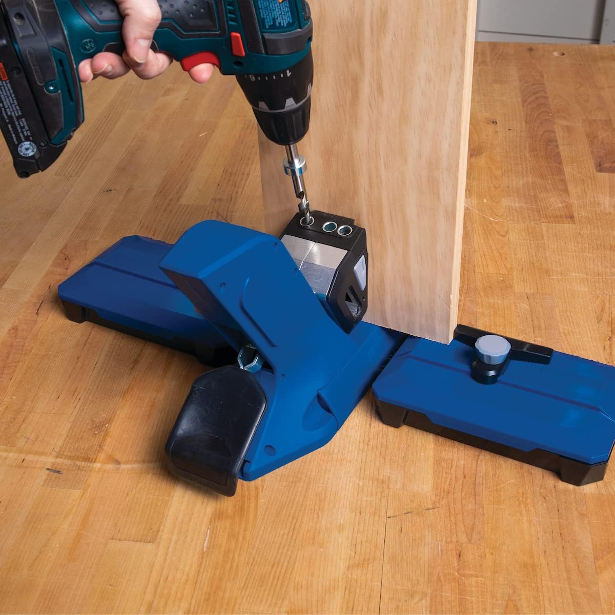 Kreg Tool KPHJ720PRO Pocket-Hole Jig 720PRO - Easy Clamping & Adjusting - Includes Durable Kreg Pocket-Hole Screws - For Materials 1/2' to 1 1/2' Thick