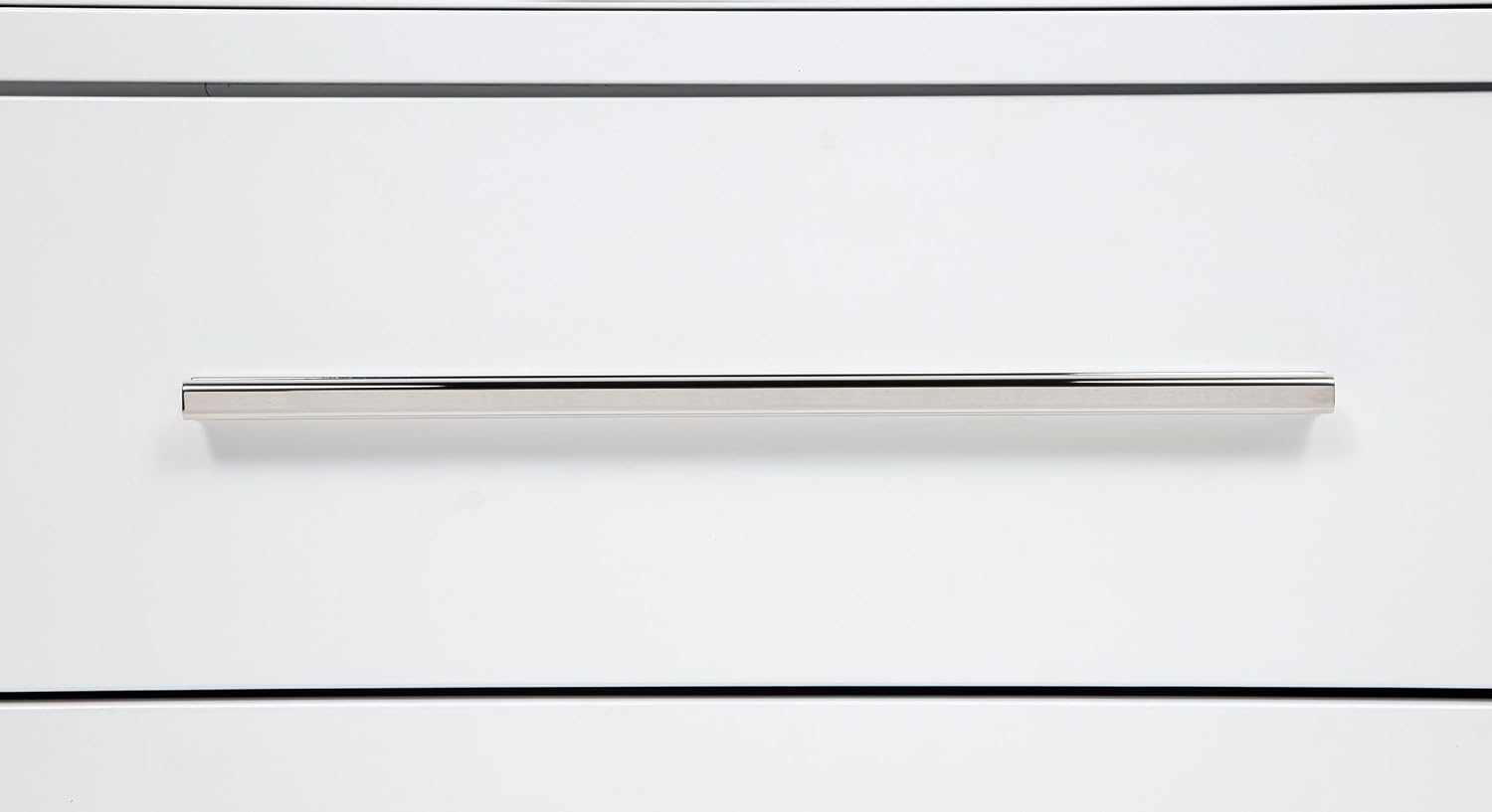 Coaster Home Furnishings - Gracemont - Wood - 8-Drawer Dresser with Felt-Lined Drawers, Brushed Nickel Pulls and Contemporary Style - Bedroom - White - 225073
