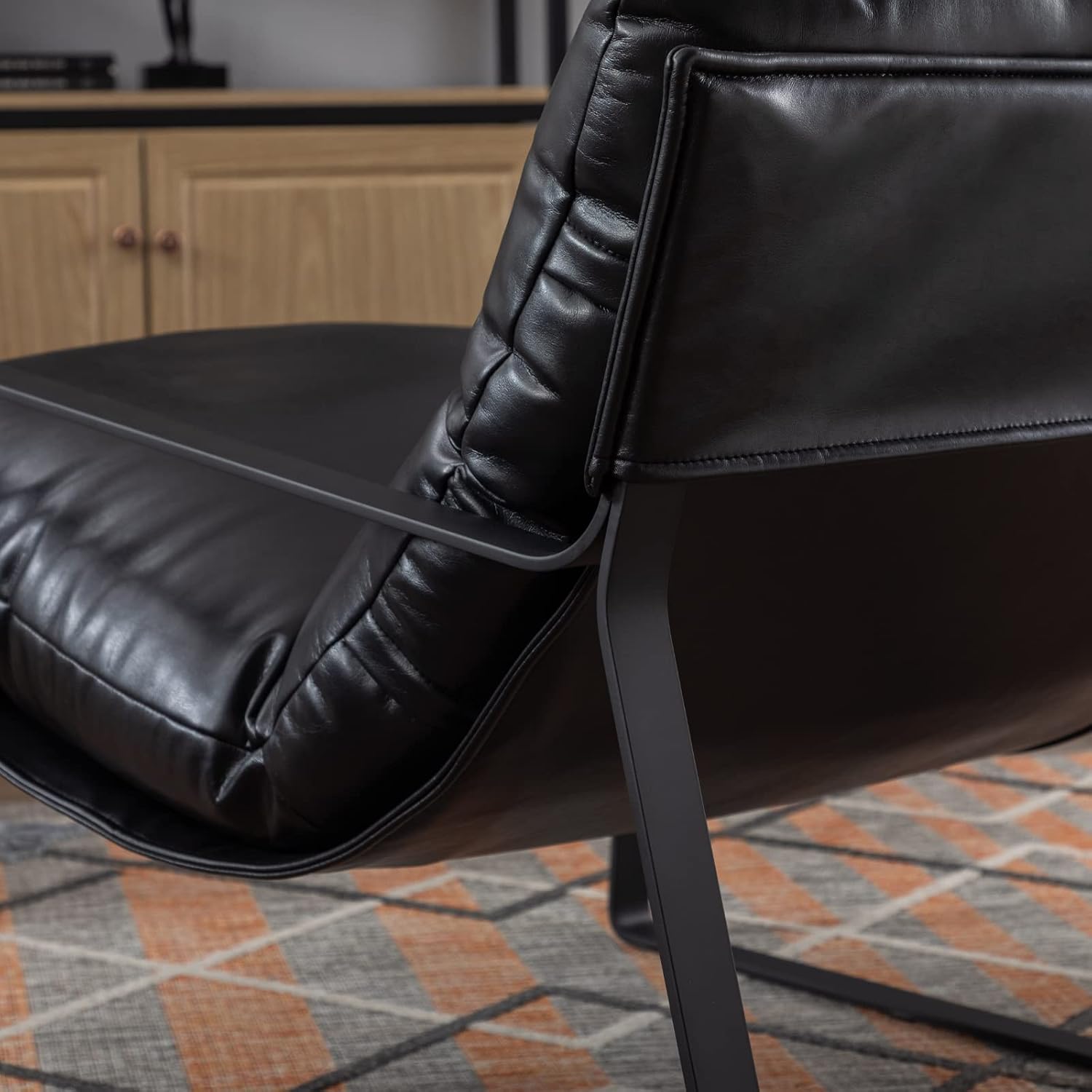 Ya-Home Mid-Century Accent Chair, Comfy PU Leather Side Chair with Armrest, Upholstered Leisure Chair with Black Metal Frame for Living Room Bedroom Reception Room, Black