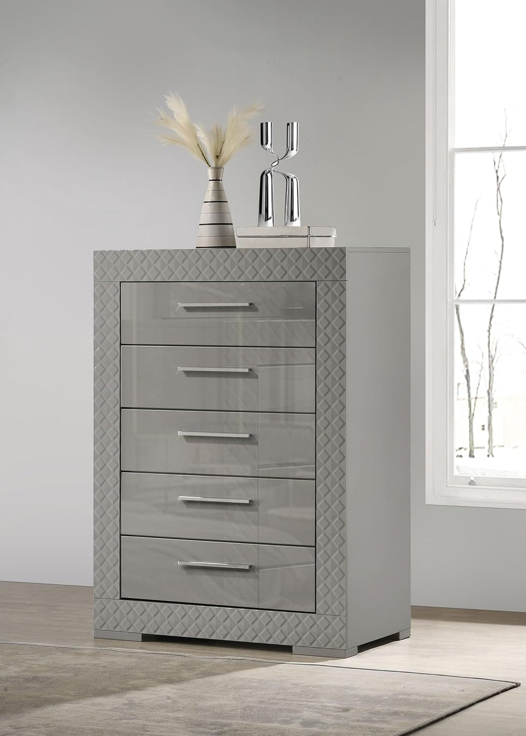 Coaster Home Furnishings - Ives - Wood - 5-Drawer Chest with 3-Dimensional Diamond Tile, Felt-Lined Top Drawer and Metal Glides - Contemporary - Bedroom - Grey High Gloss - 224975