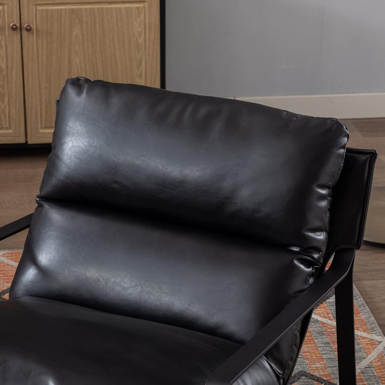 Ya-Home Mid-Century Accent Chair, Comfy PU Leather Side Chair with Armrest, Upholstered Leisure Chair with Black Metal Frame for Living Room Bedroom Reception Room, Black