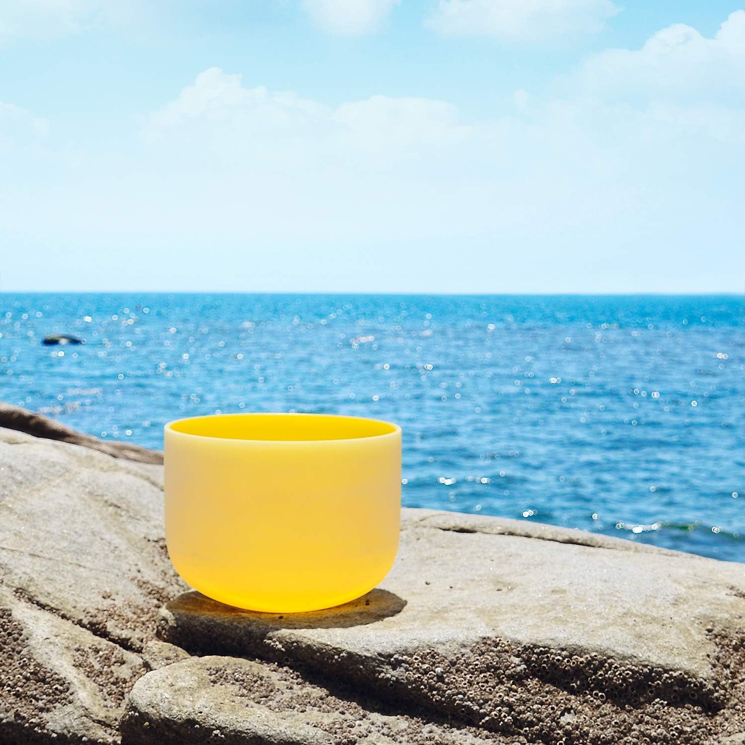 TOPFUND 440Hz Yellow E Note Crystal Singing Bowl Solar Plexus Chakra 10 inch with Heavy Duty Carrying Case and Suede Mallet