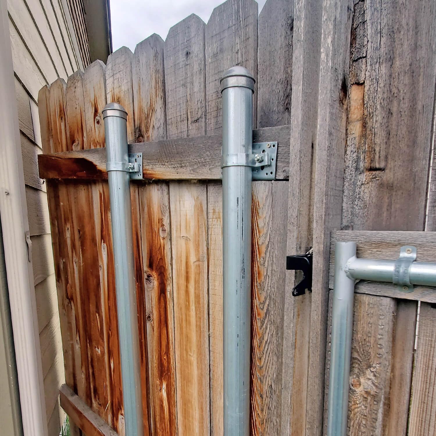 1-7/8' Wood Fence to Round Steel Post Panel Attachment Adapter Bracket: Adjustable clamp. Made of Galvanized Steel to Prevent Rusting. CASE Qty 25