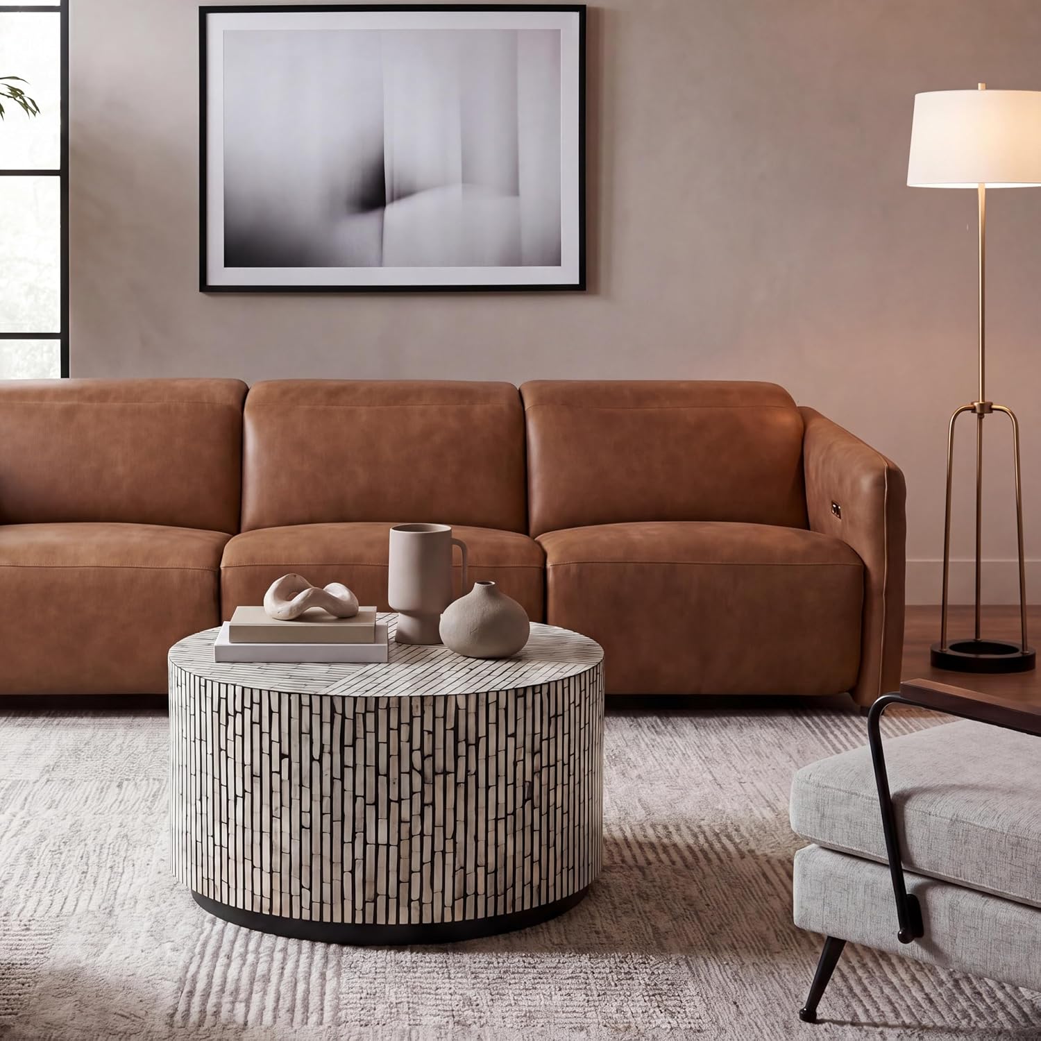 SAFAVIEH Home Collection Hamza Black Mother of Pearl Round Coffee Table (Fully Assembled)