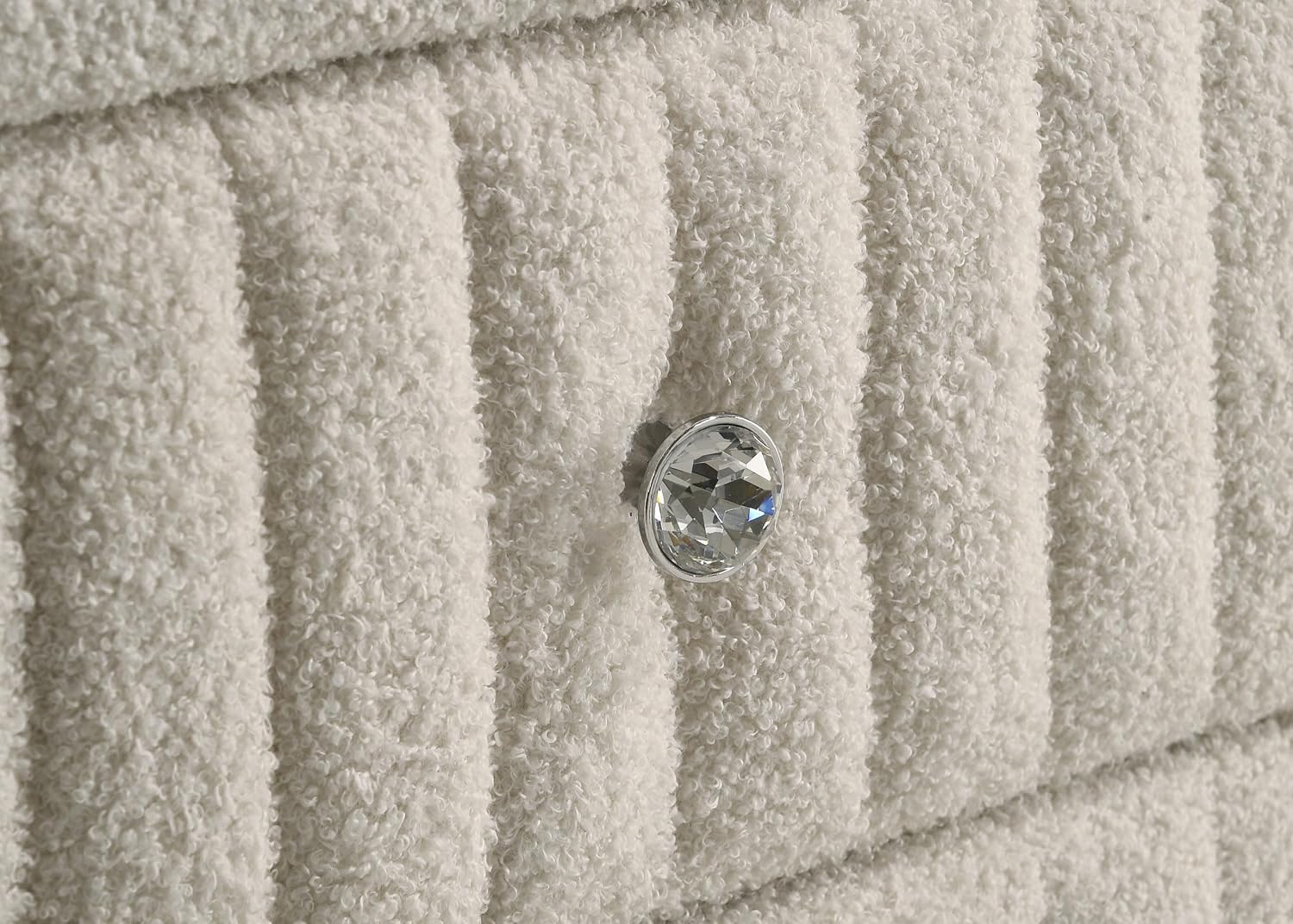Coaster Home Furnishings - Sonya - Wood - 5-Drawer Chest with Crystal-Like Pulls, Diamond Tufting and Glass Top - Bedroom - Ivory - 360115