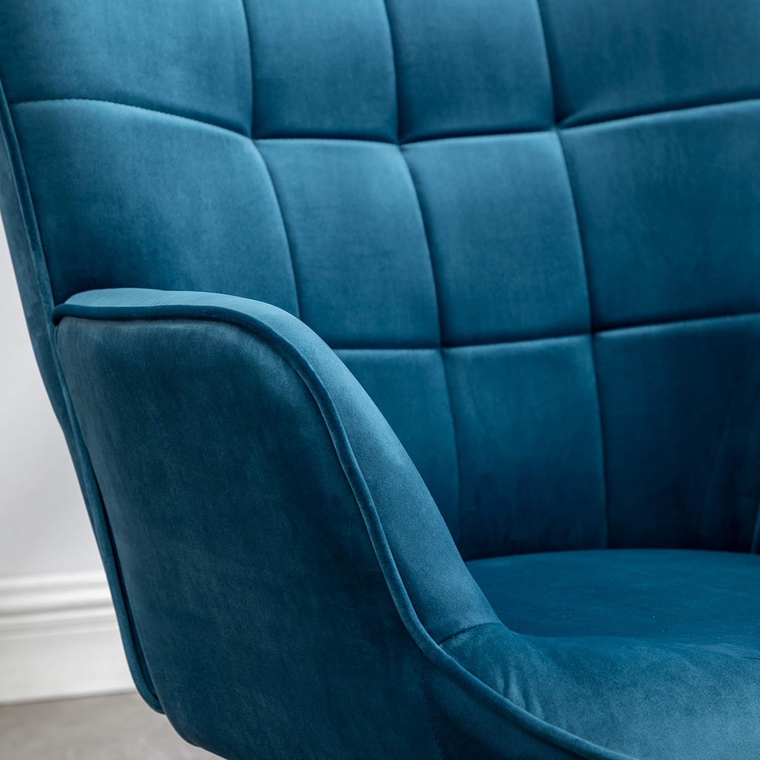 Roundhill Furniture Leiria Contemporary Silky Velvet Tufted Accent Chair with Ottoman, Blue