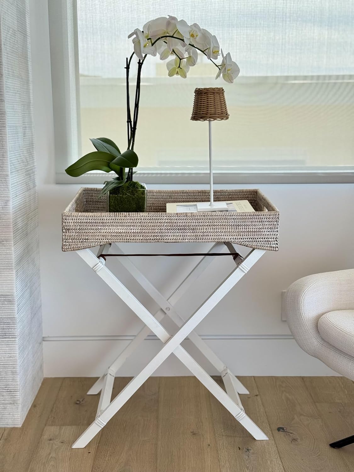 KOUBOO La Jolla Rattan Butler Tray with Folding Stand, Hand-Woven Decorative Tray, Coffee Table Trays, Serving Breakfast Bed Room Tray, Home Decor, White Wash