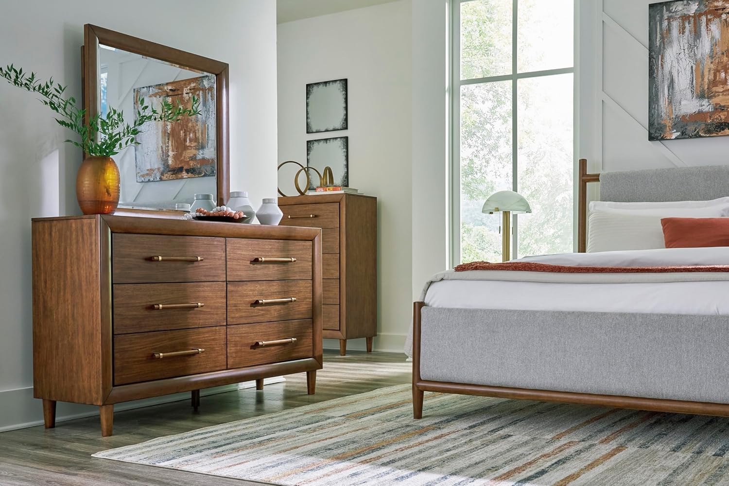 Signature Design by Ashley Lyncott Casual 5 Drawer Chest with Felt-Lined Top Drawer and Safety Stop for Bedroom, Dark Brown