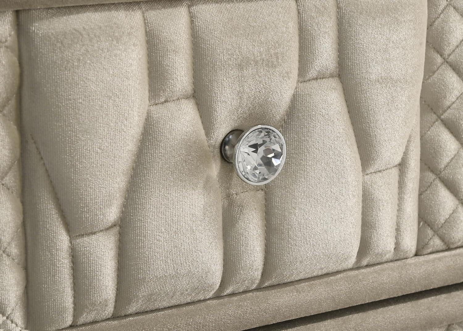 Coaster Home Furnishings - Lorient - Wood and Velvet - 8-Drawer Dresser with Flame Box, LED Lighting, Crystal Knobs and Traditional Style - Bedroom - Ivory and Camel - 222663FB