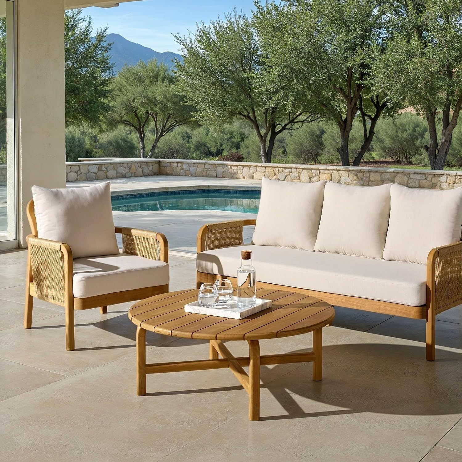 SAFAVIEH Couture Outdoor Patio Furniture Collection – Rogers Natural Teak Solid Wood Round Slatted Coffee Table, Modern Outdoor Living (CPT2015)