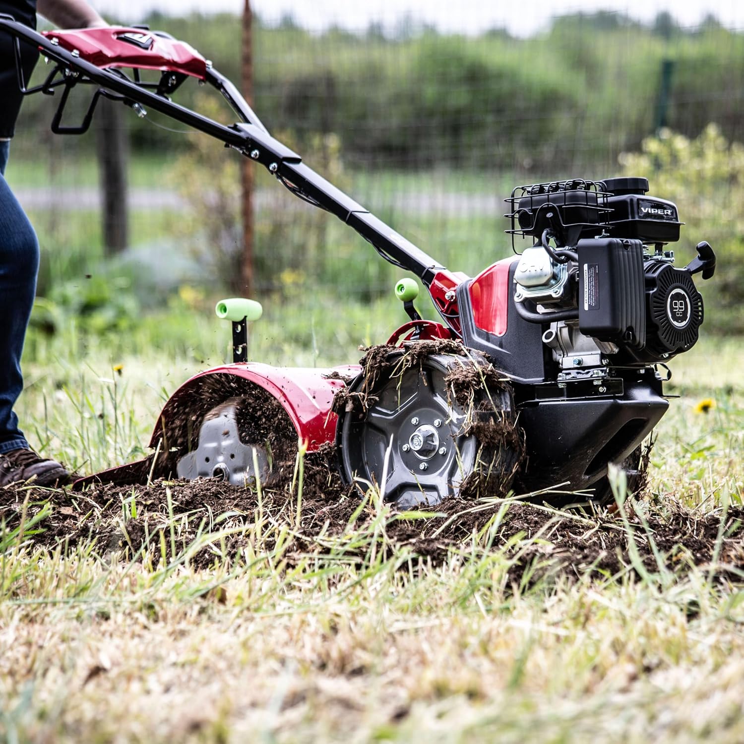 EARTHQUAKE 31285 Pioneer Dual Direction Rear Tine Tiller with Instant Reverse, Airless Wheels, 17' Width, 11' Tilling Depth, 99cc 4-Cycle Viper Engine, Black/Red